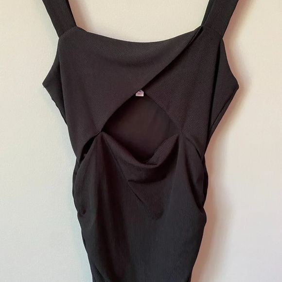 Mable Womens Medium Bodycon Cut Out Front Twist Mini Party Going Out Black Dress - Picture 7 of 16